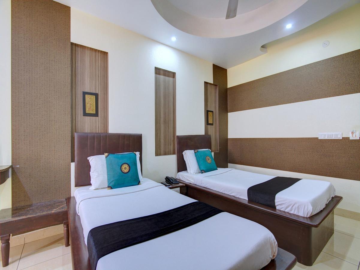 Oyo 8892 Kadambari Regency Angamaly Exterior photo