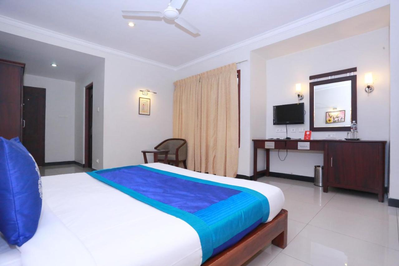 Oyo 8892 Kadambari Regency Angamaly Exterior photo